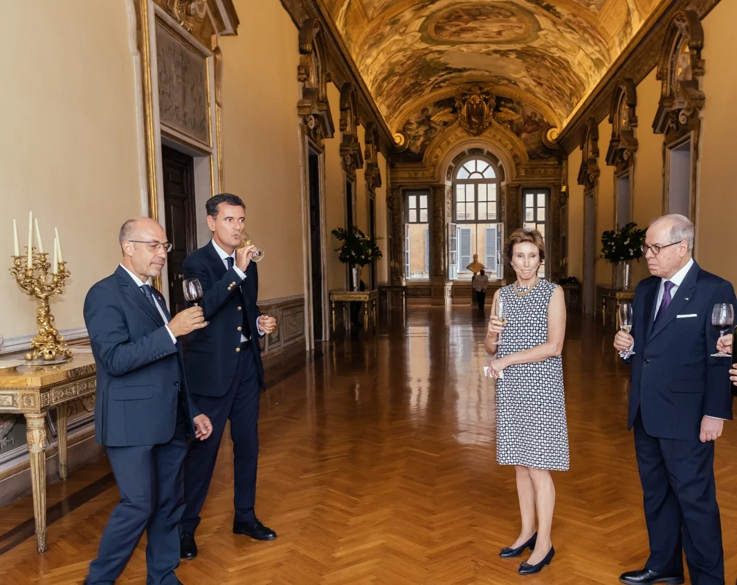 Incontro in ambasciata